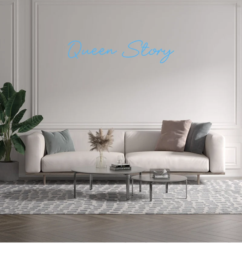 Custom text: Queen Story