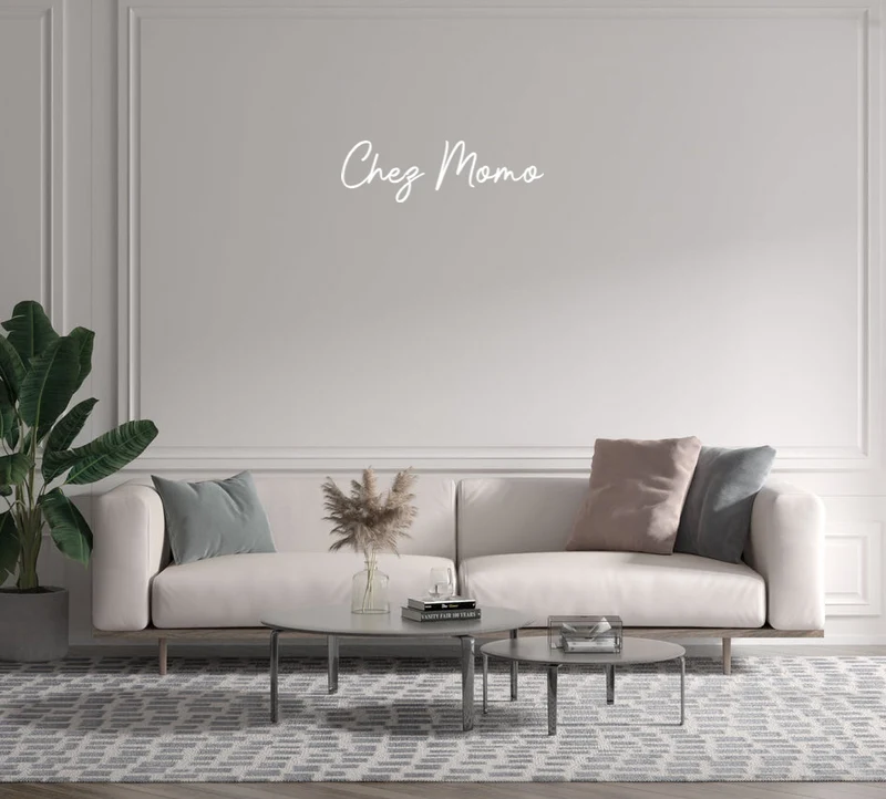 Custom text: Chez Momo