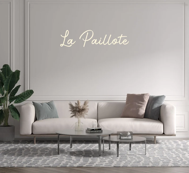 Custom text: La Paillote