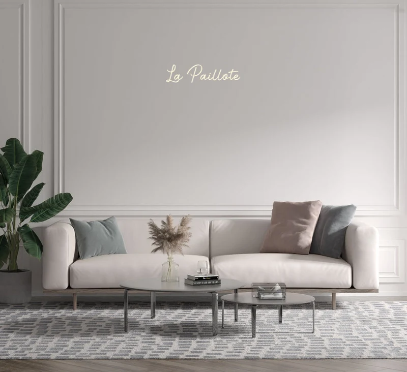 Custom text: La Paillote