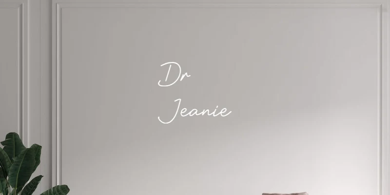 Custom text: Dr Jeanie