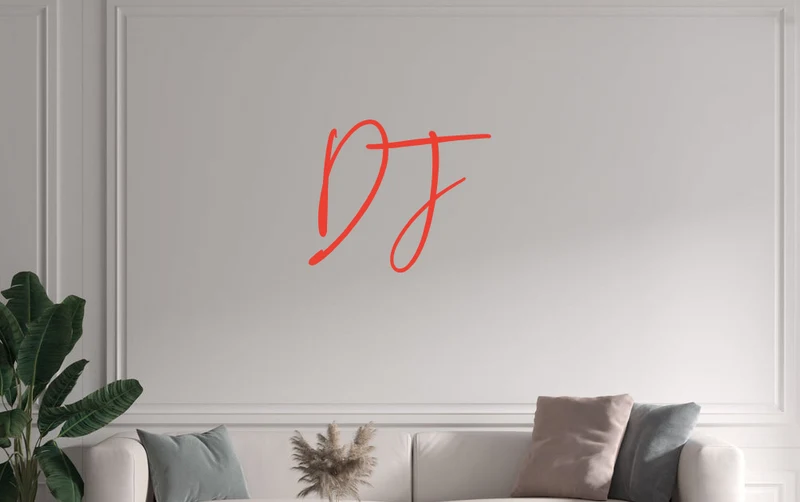 Custom text: DJ