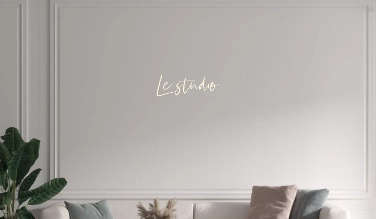 Custom text: Le studio