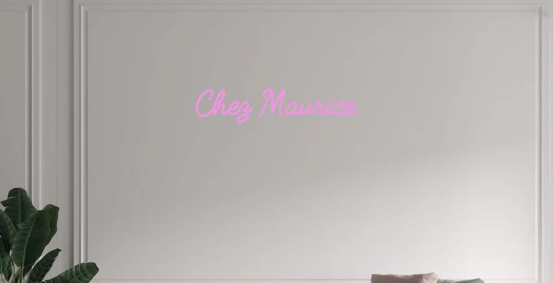 Custom text: Chez Maurice