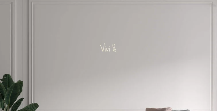 Custom text: Vivi &