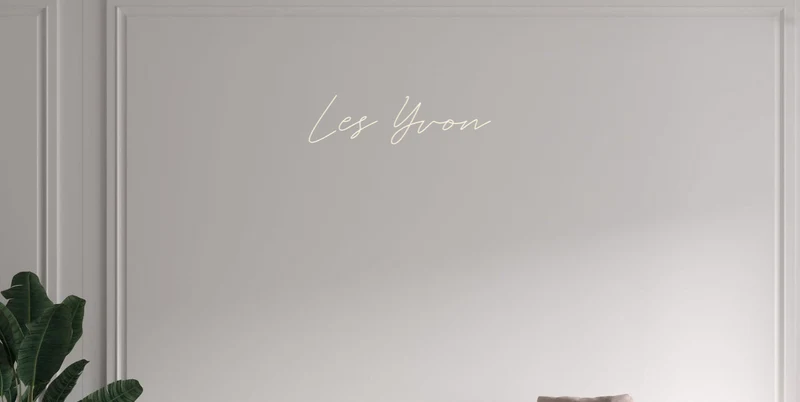 Custom text: Les Yvon