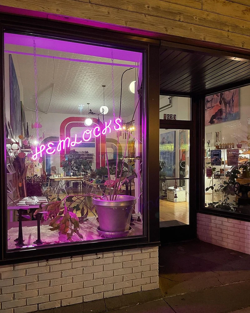 Custom text: Boutique
