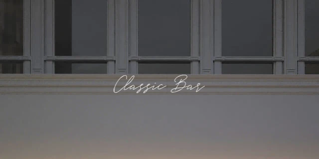 Custom text: Classic Bar