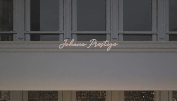 Custom text: Johana Prestige