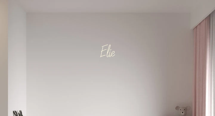 Custom text: Elie☆