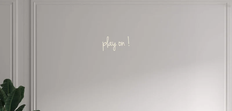 Custom text: play on !