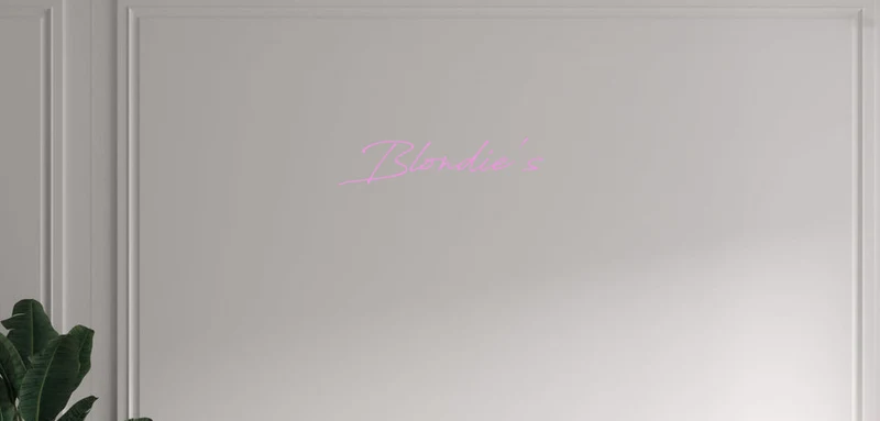 Custom text: Blondie's