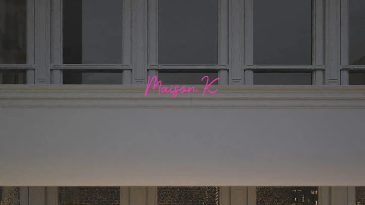 Custom text: Maison K