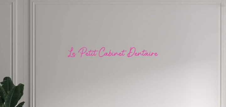 Custom text: Le Petit Cabinet Dentaire