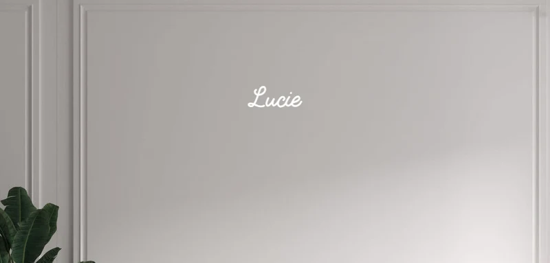 Custom text: Lucie