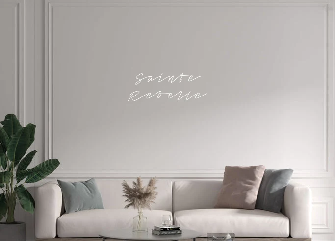 Custom text: Sainte Rebelle