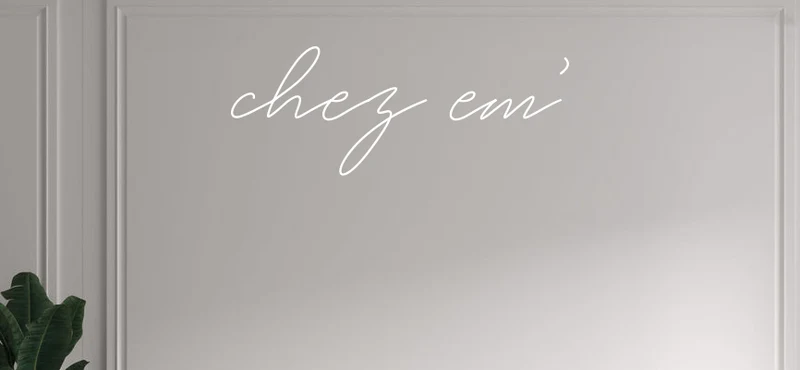 Custom text: chez em'