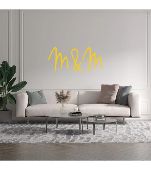 Custom text: M&M