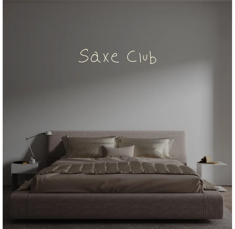 Custom text: Saxe Club