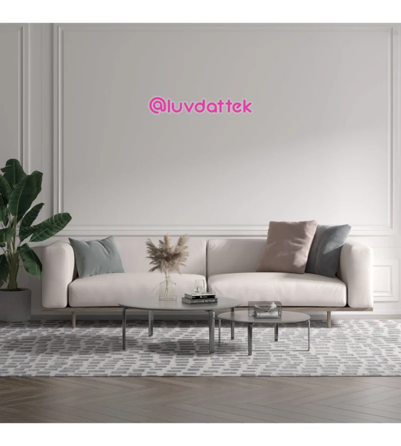 Custom text: @luvdattek