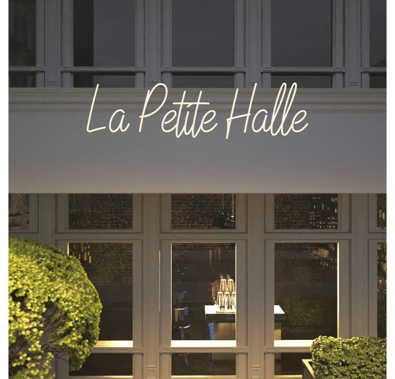 Custom text: La Petite Halle