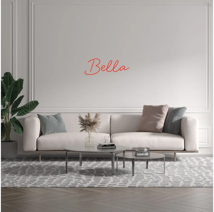 Custom text: Bella