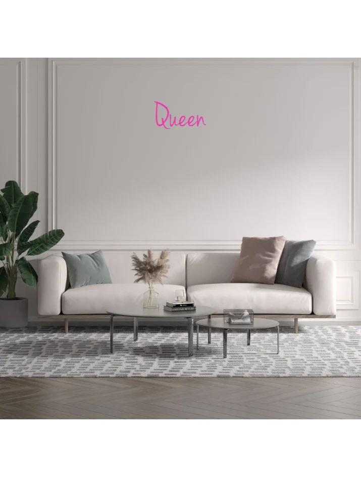 Custom text: Queen