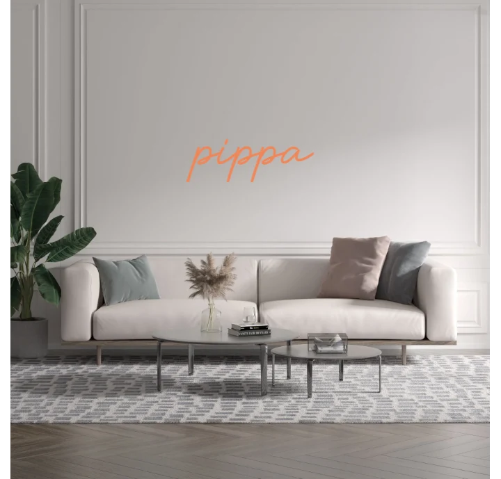 Custom text: pippa