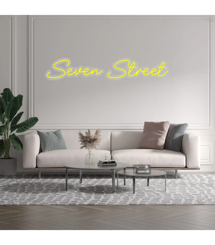 Custom text: Seven Street