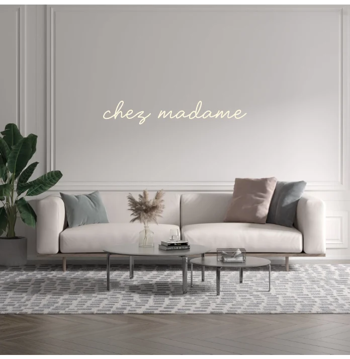 Custom text: chez madame