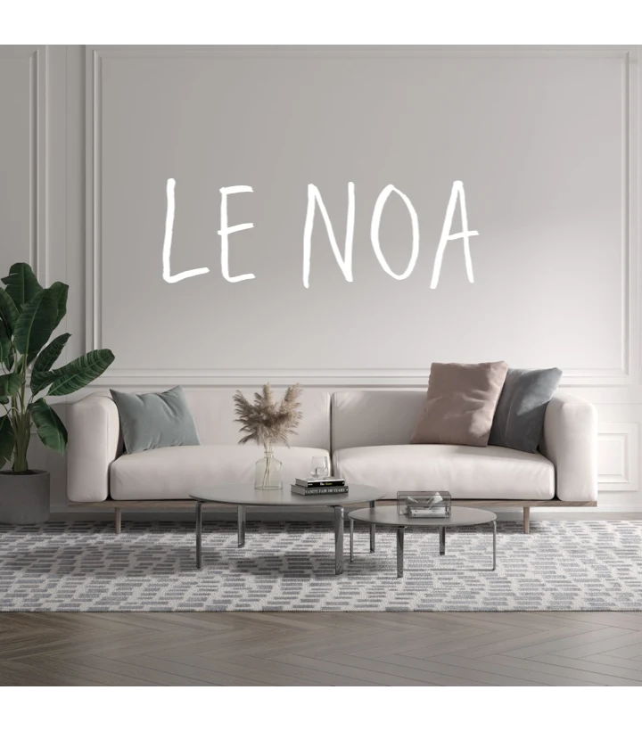 Custom text: LE NOA
