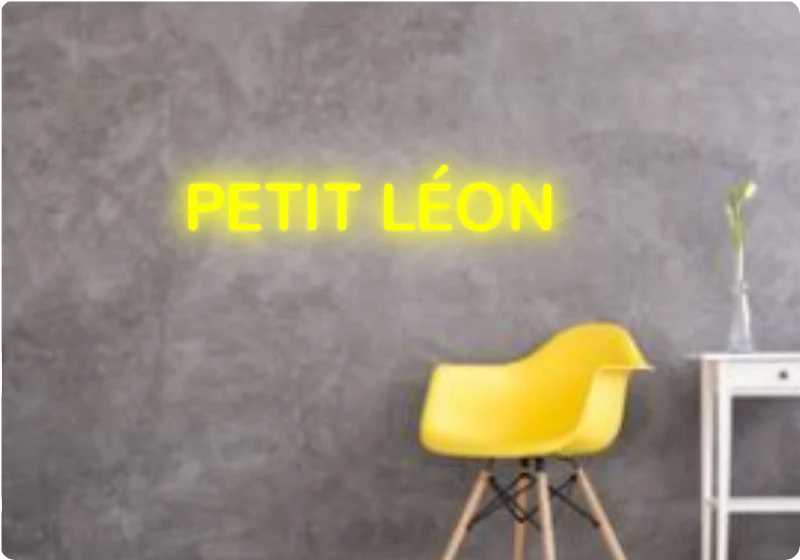 Custom text: PETIT LÉON