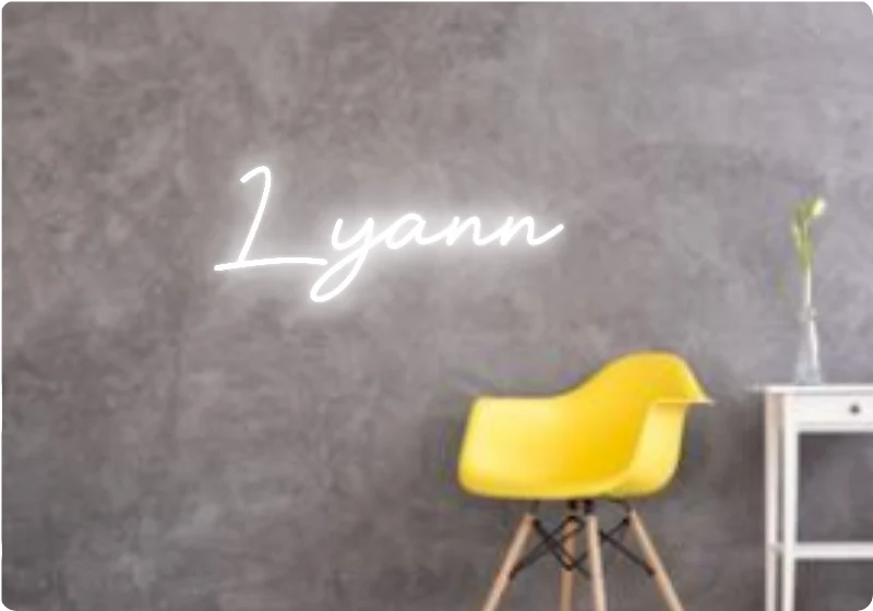 Custom text: Lyann