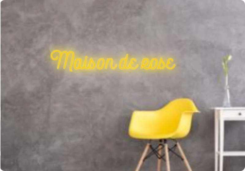 Custom text: Maison de rose