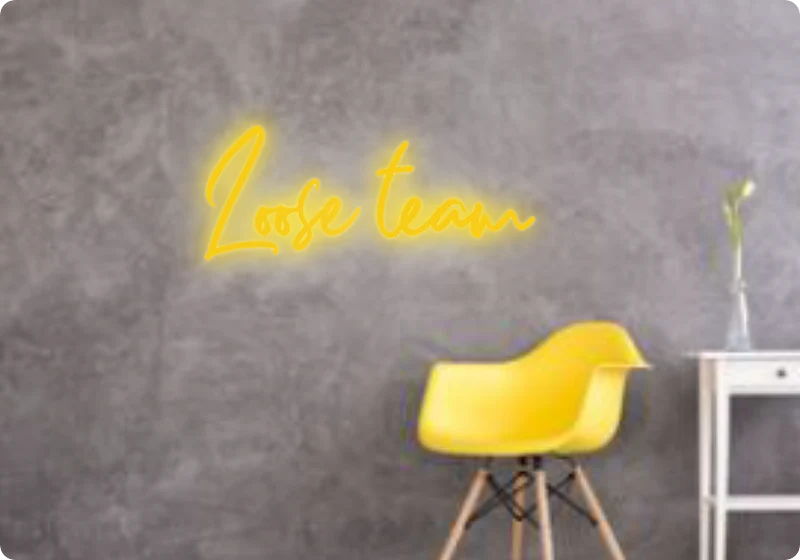 Custom text: Loose team