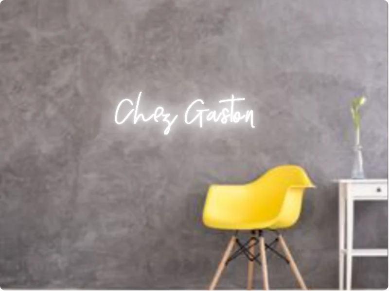 Custom text: Chez Gaston