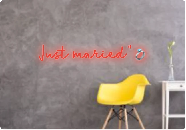 Custom text: Just maried "💍