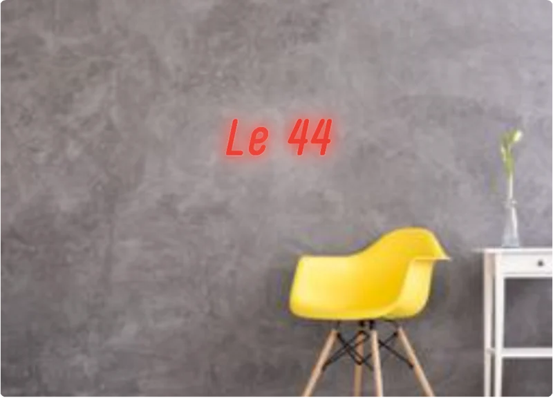 Custom text: Le 44