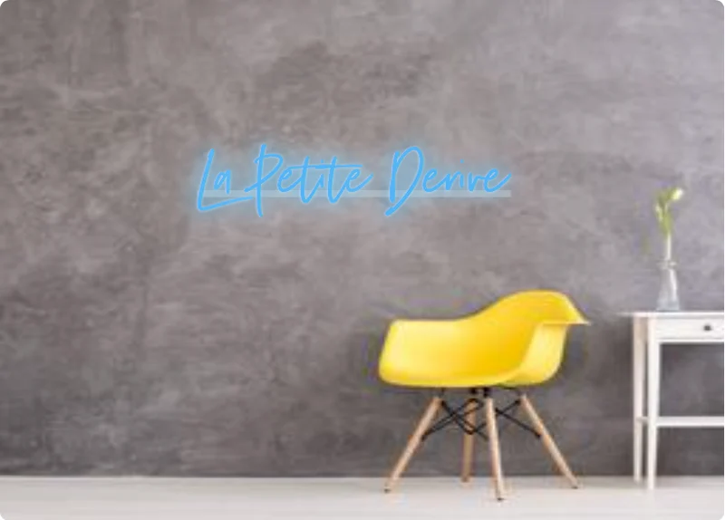 Custom text: La Petite Derive