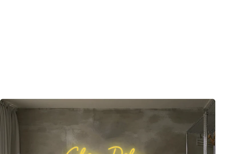 Custom text: Chez Delu