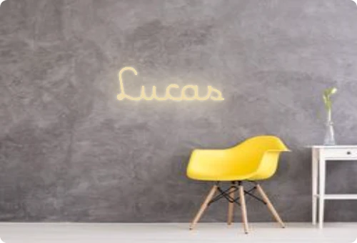 Custom text: Lucas