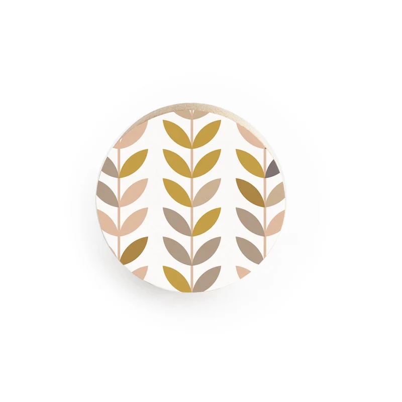 Bouton en bois avec feuilles multicolores vintage