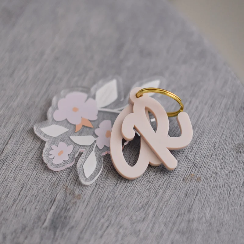 Porte clés fleurs fête des mères avec initiales