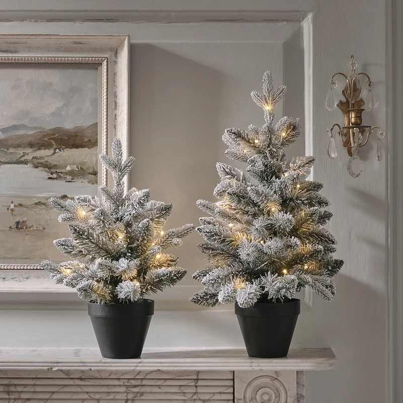 Lot de 2 Sapins Artificiels Enneigés Pré-éclairés de 45 cm et 60 cm