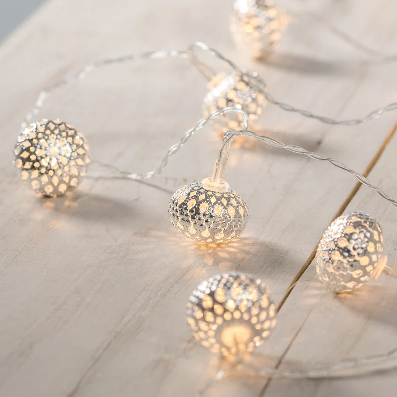 Guirlande Lumineuse LED 10 Mini Boules Marocaines à Piles