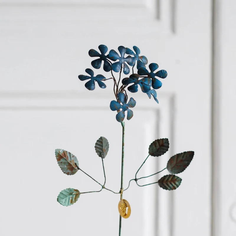 Fleur en laiton Kalika bleue