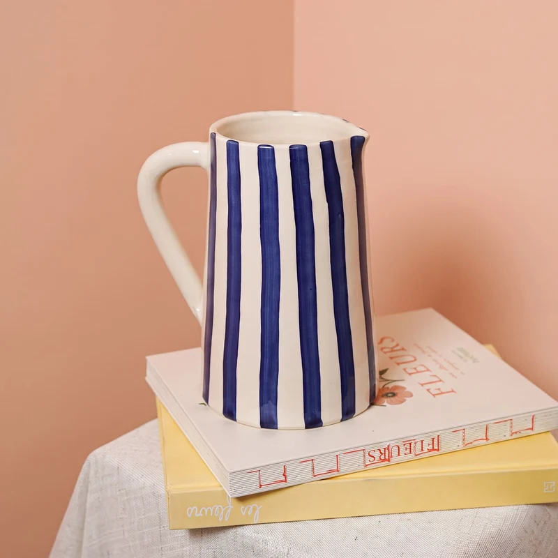 Carafe rayée bleue