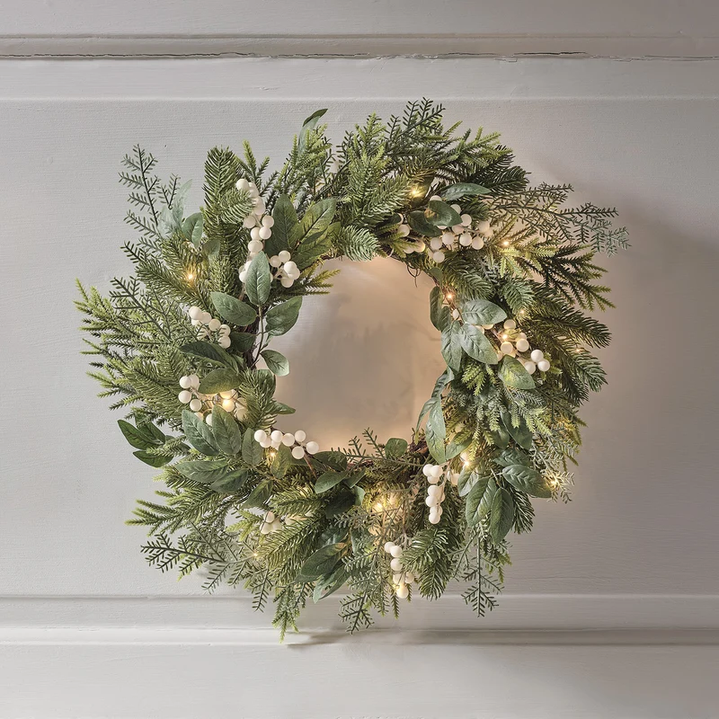 Couronne de Noël pré-éclairée de 50 cm aux baies blanches