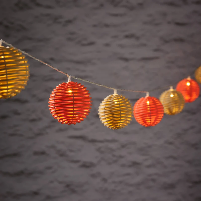 Guirlande Lumineuse Solaire à 10 Boules Colorées en Rotin