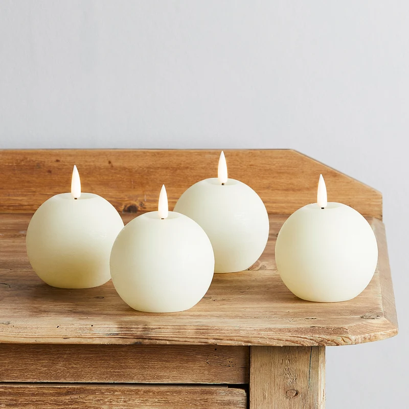Lot de 4 Bougies Boules TruGlow® à LED